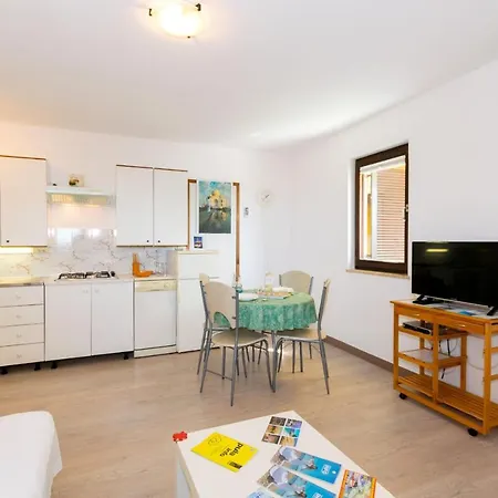 Apartman Nice Studio Eduard For 2 Pjescana Uvala